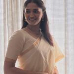 Sunaina Instagram - Landed in God’s own country, Kerala… sugamano? ❤️ Styling @mehndi_jashnani Saree @marinasboutique_ MUA @zuci_hairnmakeup Kochi, India