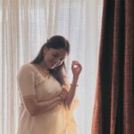 Sunaina Instagram - Landed in God’s own country, Kerala… sugamano? ❤️ Styling @mehndi_jashnani Saree @marinasboutique_ MUA @zuci_hairnmakeup Kochi, India