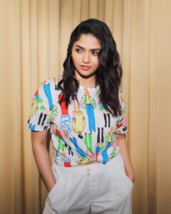 Sunaina Instagram - 📸 @the.portrait.culture 
@sat_narain
@bujji95 
Styled by @mehndi_jashnani #MJstyling
MUA @zuci_hairnmakeup