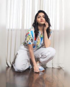 Sunaina Instagram - 📸 @the.portrait.culture 
@sat_narain
@bujji95 
Styled by @mehndi_jashnani #MJstyling
MUA @zuci_hairnmakeup