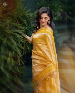 Sunaina Instagram - Caption the picture ❤️ For #REGINA ✨ Saree: @bespoke.dhishya Mua : @vyshalisundaram_hairstylist Photography : @thesavouriesshots Jewellery: @Theamethyststore Styled by : @dhikshitha_suresh