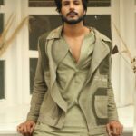 Sundeep Kishan Instagram - Time To Flex 👊🏽 #Michael Outfit @jajaabor2017 Styled by @anshikaav Assisted by @roshiijain Clicked by @crafty_chandu Location @beluga.gram