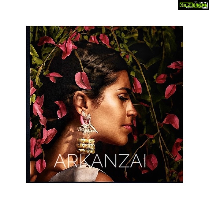 Sunder Ramu Instagram - #sunderramu #photorealistic #aiart #artwork #artistic #artgallery #fineart #digitalart #digitaldrawing #digitalillustration #digitalpainting #aiartcommunity #aiart #sunderphotography #aifashion #digital #arkanzai #aifashon #conceptualart #conceptualartist