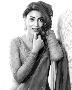 Sunder Ramu Instagram - Posted @withregram • @shriya_saran1109 It’s amazing how old friends just know you . @soondah_wamu always brings out the crazy in me . 
Shot this in chennai , after 16 hours of work travel …. 
Wearing my favourite @sithara_kudige 
Love the blouses she makes . Ufff this saree is amazing 
Make up @mukeshpatilmakeup 
Hair @priyanka_sherkar1 
@kabzaamovieofficial