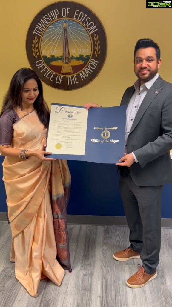 Sunitha Upadrashta Instagram - Thank you @mayorsamjoshi for this recognition!! It’s a proud moment for me. will cherish it for a long time. Thanks for encouraging our artists and taking major part in promoting our culture. Thank you @ujwal_kasthala for making this happen!!