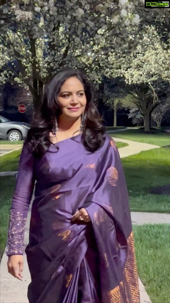 Sunitha Upadrashta Instagram - There are multiple blooming cherry trees.. and I couldn’t stop myself capturing the moment 🤍🤍 Just before the event .. Beautiful Philadelphia:):)