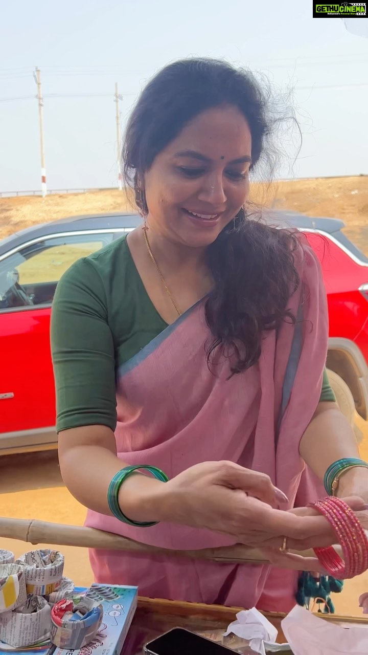 Sunitha Upadrashta Instagram - Life is beautiful with simple joys.. simple people .. @upadrastasunitha .. you make our lives beautiful not just with your music but also with your joyful perspective towards life 🤗🤗❤️❤️