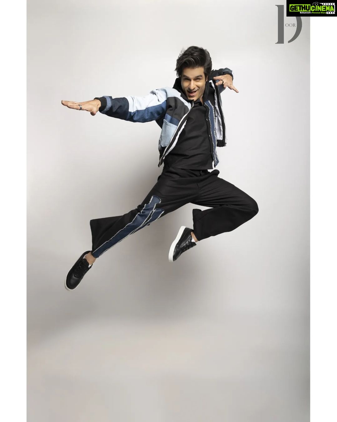 Sunny Hinduja Instagram - Over the years and across platforms, this talented and extraordinary gentleman has proved time and again that he is here for the long run. It is our absolute pleasure to present the amazing @hindujasunny getting his groove on! Photographer and Creative Director @dhruv_vohraphotography Editor at Large and Fashion Director @jennet_david_william Stylist @sreevardhan_keto Makeup artist @blushbybiinny Hair stylists @nayanhair Assistant photographer @b.runphotography PR firm @treeshulmediasolutions Location @blackframesstudios Outfit @studio_nineteen97 Accessories @inoxjewelryin Sunglasses @sunglassic.official Footwear @elevarsports_official #thedoormagazine #lifestylemagazine #sunnyhinduja #sunglasses #brand #mumbai #coverstory