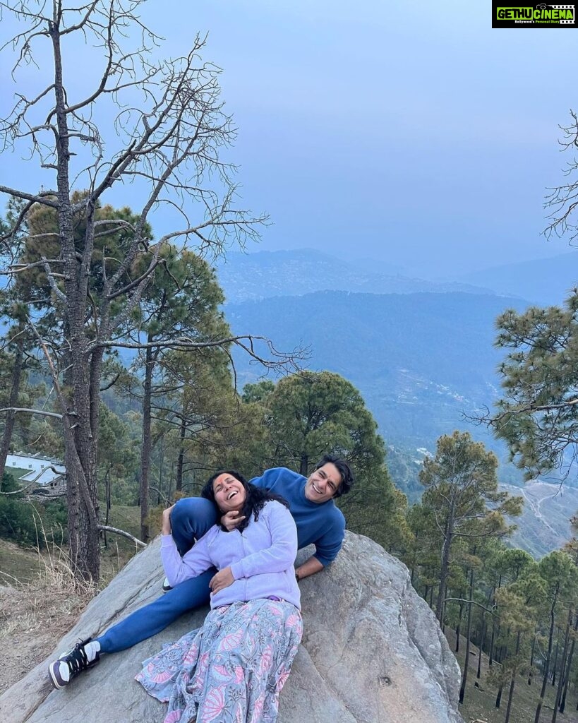 Sunny Hinduja Instagram - “दिल है कहीं पहाड़ों में..थोड़ा सा कहीं है किनारों में “ #mountains #love #breaktime #happiness #shootdiaries #wandering Almora