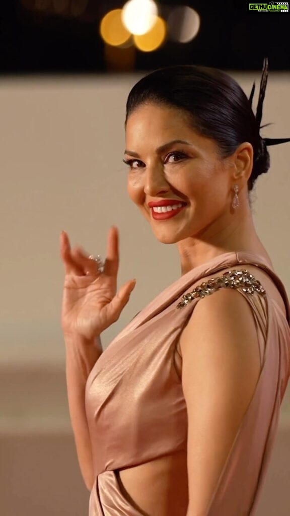 Sunny Leone Instagram - Behind every gorgeous #Cannes look was a full glam session. #SunnyLeone took us behind the scenes of the #Kennedy premiere and now we really need some eye patches. See more of the best #Cannes2023 looks at the link in bio.