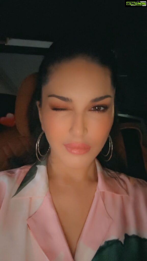 Sunny Leone Instagram - @starstruckbysl glam!! I love my make up!! Hair and make up by me!!