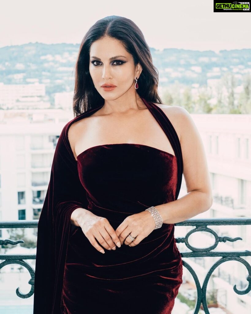 Sunny Leone Instagram - First red carpet walk for @festivaldecannes promoting #kennedy Gown @gemymaalouf Jewelry @helenajoyjewelry Styled by @ilya.vanzato Hair and makeup @tomasmoucka Photographer @tomasmoucka