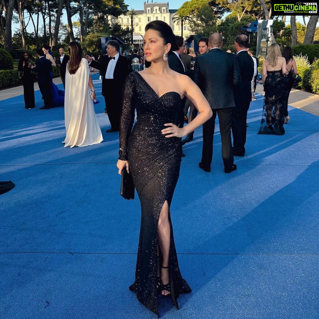 Sunny Leone Instagram - What a epic night at @amfar! Thank you @hitendrakapopara for finding me this amazing gown! You are my rock! Outfit by @zeenazaki Styled by @hitendrakapopara Jewellery by @zevarking @considerdoneindia Fashion Team @tanyakalraaa @sarinabudathoki Cannes, French Riviera, France