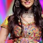 Sunny Leone Instagram - Such an amazing look @rohitkverma created and I’m so proud to be wearing it. Makeup : @starstruckbysl #SunnyLeone #BTFW #StarStruckbySL