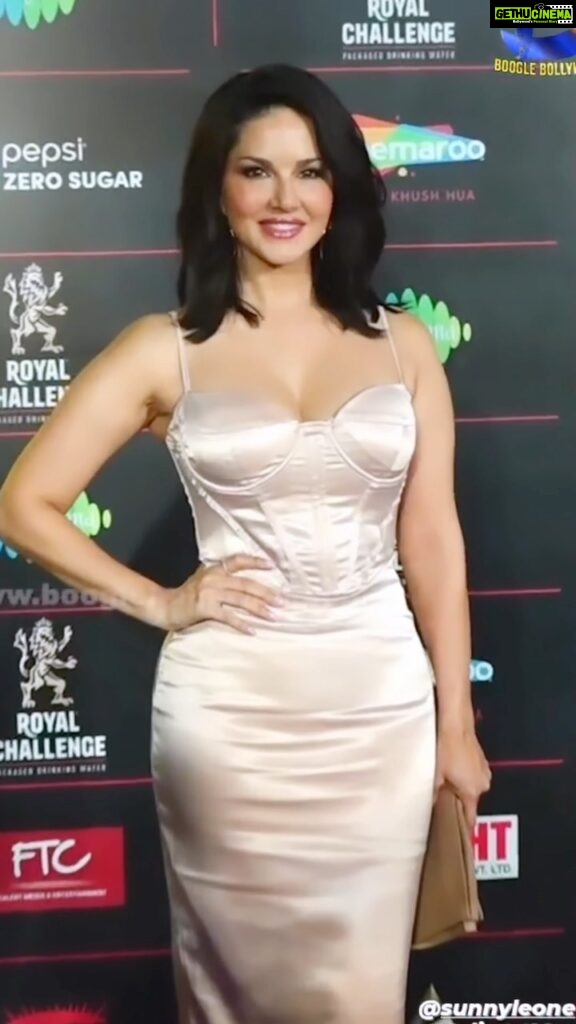 Sunny Leone Instagram - Loved this sexy satin dress! 😍 Outfit by @miakee.official Jewellery by @thenehagoel Styled by @hitendrakapopara Fashion Team @tanyakalraaa @sarinabudathoki