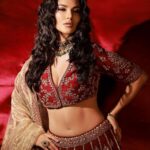 Sunny Leone Instagram - Red Wedding ❤️ 😏 . . #SunnyLeone #IFYKYK . . Magazine: @culturedwedding Makeup: @starstuckbysl Managing Editor: @yadav_manjeet Business Head: @divyanijain1925 Photographer: @amitkhannaphotography Stylist: @hitendrakapopara Fashion team: @tanyakalraaa @sarinabudathoki Outfit: @aravali_store Jewellery: @shankaramjewellers Make-up: @bymaniasha Hair: @jeetihairtstylist Location: @maximusstudiomumbai Videographer: @openwindow._ Colorist @haroon_ali15 Celebrity Manager: @sunnyrajani Co-ordinated by: @nadiiaamalik