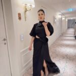 Sunny Leone Instagram - I’m a W-O-M-A-N!! Watch out! Right before the big photo-opt at @festivaldecannes for #kennedy so happy to be a part of this! . . #SunnyLeone #cannnes #KennedyAtCannes #SunnyLeoneAtCannes #ootd #grwm #fashion Cannes, French Riviera, France