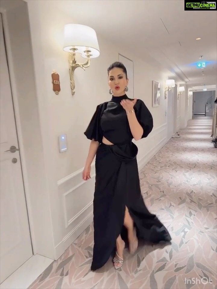 Sunny Leone Instagram - I’m a W-O-M-A-N!! Watch out! Right before the big photo-opt at @festivaldecannes for #kennedy so happy to be a part of this! . . #SunnyLeone #cannnes #KennedyAtCannes #SunnyLeoneAtCannes #ootd #grwm #fashion Cannes, French Riviera, France