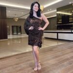Sunny Leone Instagram – Disco!?

Outfit by @stylejunkiie
Jewellery by @thenehagoel
Styled by @hitendrakapopara
Fashion Team @tanyakalraaa
@sarinabudathoki 
HMU @kin_vanity  @jeetihairtstylist