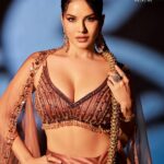 Sunny Leone Instagram - 👰😍 . . . Magazine: @culturedwedding Managing Editor: @yadav__manjeet Business Head: @divyanijain1925 Photographer: @amitkhannaphotography Stylist: @hitendrakapopara Fashion team: @tanyakalraaa @sarinabudathoki Outfit: @bydivyaaggarwal Jewellery: @shankaramjewellers Make-up: @bymaniasha Hair: @jeetihairtstylist Location: @maximusstudiomumbai Videographer: @openwindow._ Colorist: @haroon_ali15 Celebrity Manager: @sunnyrajani Co-ordinated by: @nadiiaamalik