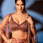 Sunny Leone Instagram - 👰😍 . . . Magazine: @culturedwedding Managing Editor: @yadav__manjeet Business Head: @divyanijain1925 Photographer: @amitkhannaphotography Stylist: @hitendrakapopara Fashion team: @tanyakalraaa @sarinabudathoki Outfit: @bydivyaaggarwal Jewellery: @shankaramjewellers Make-up: @bymaniasha Hair: @jeetihairtstylist Location: @maximusstudiomumbai Videographer: @openwindow._ Colorist: @haroon_ali15 Celebrity Manager: @sunnyrajani Co-ordinated by: @nadiiaamalik