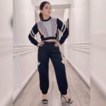 Sunny Leone Instagram - Cute jumper! Outfit by @nehaa_mangalam Styled by @hitendrakapopara Fashion Team @tanyakalraaa @sarinabudathoki Hair&make up by me & @starstruckbysl