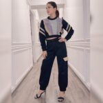 Sunny Leone Instagram - Cute jumper! Outfit by @nehaa_mangalam Styled by @hitendrakapopara Fashion Team @tanyakalraaa @sarinabudathoki Hair&make up by me & @starstruckbysl