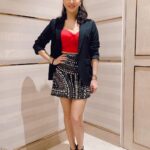 Sunny Leone Instagram - Muah!! Top by @_slaet_ @projectteteatete Skirt by @majesticbyjapnah Accessories by @bellofox Styled by @hitendrakapopara Fashion team @tanyakalraaa @sarinabudathoki HMU @kin_vanity @jeetihairtstylist