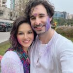 Sunny Leone Instagram - Holi part 1! So much fun!! @dirrty99 @doll_0229 @rashimaniar @sunnyrajani Akbar and Atlantis family!