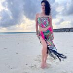 Sunny Leone Instagram – Beautiful sunset!! 
@brenniakottefaru #brenniakottefaru 

Outfit by @labeld
Styled by @hitendrakapopara
Fashion Team @tanyakalraaa
@sarinabudathoki Brennia Kottefaru