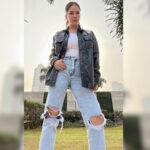 Sunny Leone Instagram – Just hanging around!! 

Jacket by @freakinsindia 
Styled by @hitendrakapopara
Fashion Team @tanyakalraaa
@sarinabudathoki