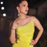 Sunny Leone Instagram - 😍 . . Makeup: @starstruckbysl Outfit by @meraki_couture1 Earrings by @bellofox Styled by @hitendrakapopara Fashion Team @tanyakalraaa @sarinabudathoki HMU @jeetihairtstylist @kin_vanity . . @mtvsplitsvilla @mtvindia #MTVSplitsvillaX4 #MTVSplitsvilla #Splitsvilla