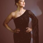 Sunny Leone Instagram – About last night and my sexy date! @dirrty99 

Outfit by @elibittonofficial
Clutch by @oceana_clutches
Styled by @hitendrakapopara
Fashion Team @tanyakalraaa @sarinabudathoki
Hmu @jeetihairtstylist @kin_vanity
Photography by @navneet_photography
@dream_knot