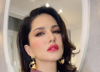 Sunny Leone Instagram - Love you all! Outfit by @shaberryofficial @auorstudio Accessories by @rubans.in @oakpinionpr Styled by @hitendrakapopara Fashion Team @tanyakalraaa @sarinabudathoki Hair and make-up by me @starstruckbysl