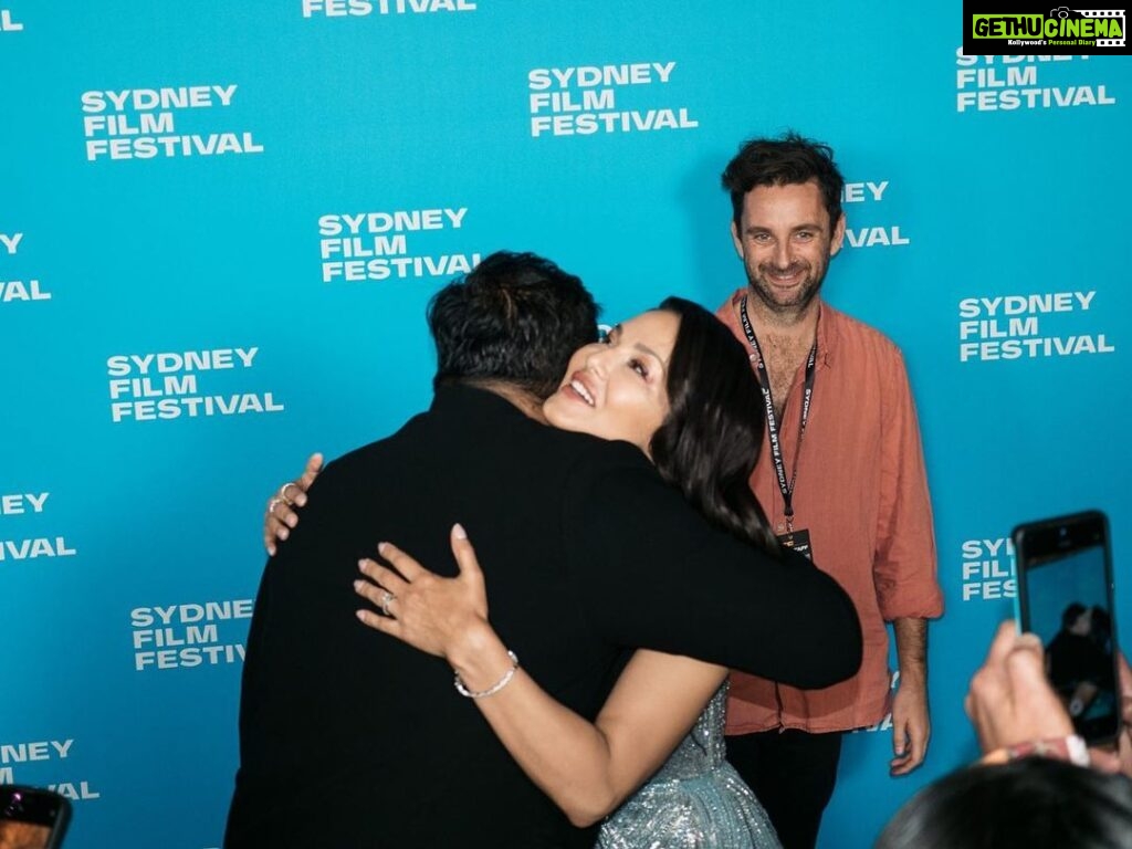 Sunny Leone Instagram - What a night!! Thank you @anuragkashyap10 for this moment. #kennedy @cinemakasam @sydfilmfest