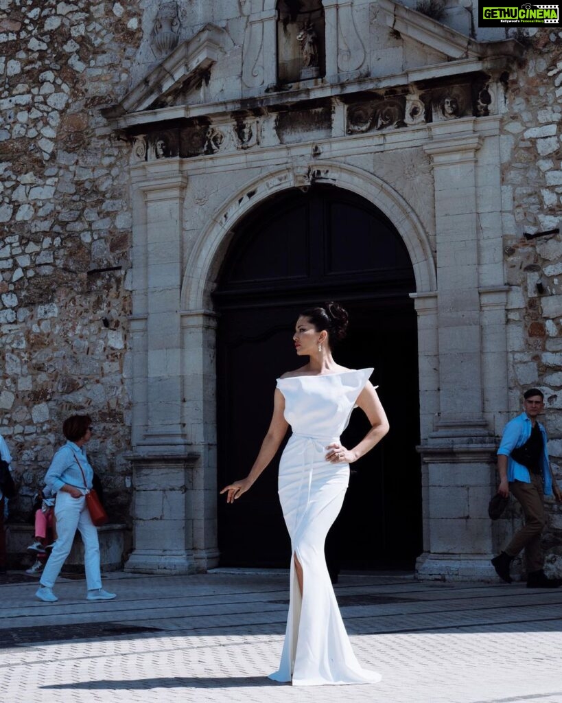 Sunny Leone Instagram - Got a chance to visit one of Gods homes before the big #kennedy premier! Felt amazing to say one last prayer of thanks! @anuragkashyap10 @zeestudiosofficial Outfit by @zeenazaki Earrings by @rubans.in @oakpinionpr Rings by @kushalsfashionjewellery Styled by @hitendrakapopara Fashion Team @tanyakalraaa @sarinabudathoki H&M @tomasmoucka Photography @tomasmoucka . . #SunnyLeone #cannnes #SunnyLeoneAtCannes #cannes2023 #fashion #StarStruckbySL #ootd #grwm Cannes, French Riviera, France