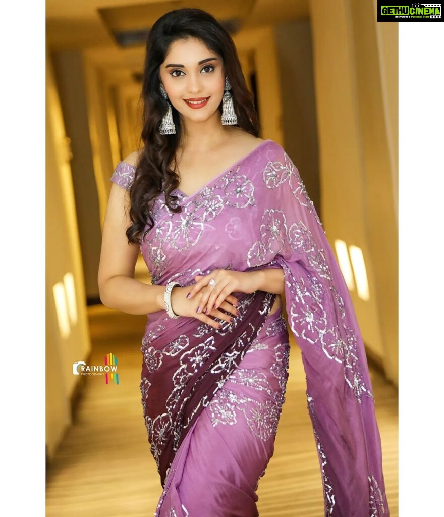 Surabhi Instagram - At the #Filmfare awards south 💜✨️ : : : : : : : : : Styled by @officialanahita ✨️ Saree @arka_by_divya_kanigalupula ✨️ Makeup & Hair by @vihana_stories ✨️ Earrings @accessoriesbyanandita ✨️ 📸 @rainbow_photography_official ✨️