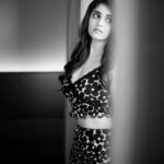 Surabhi Instagram – #weekending away 🖤🤍
Captured by 📸 @kiransaphotography
