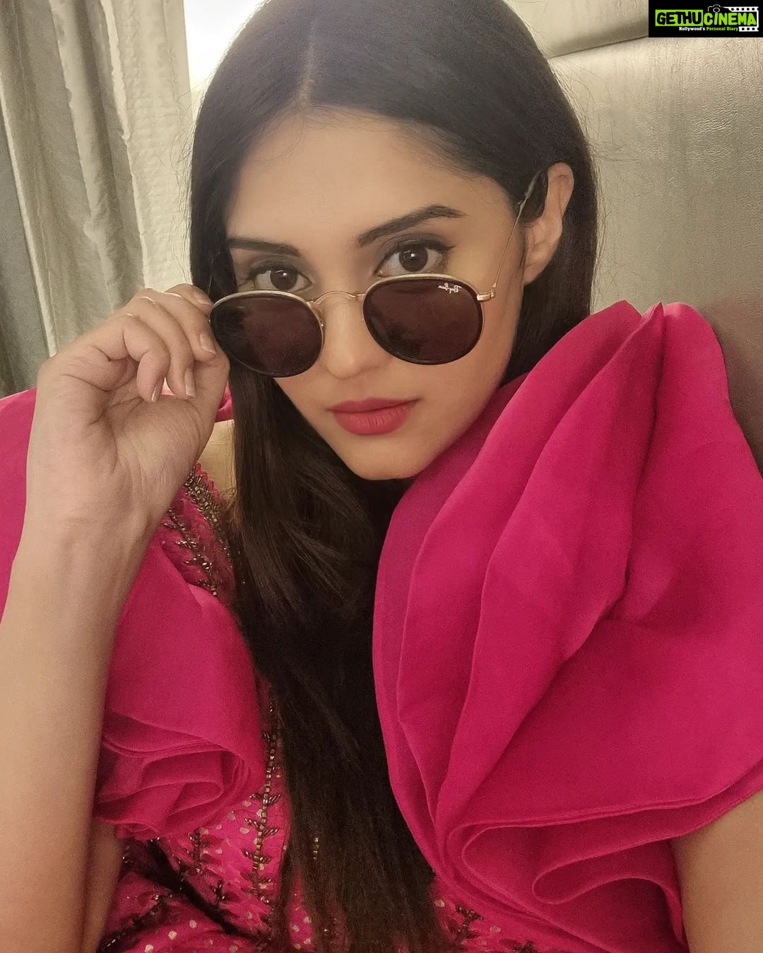 Surabhi Instagram - #FlashbackFriday 🫶 on this day ✨️ : : : : : : : : : : : : #surofficial #surbhi #surabhi