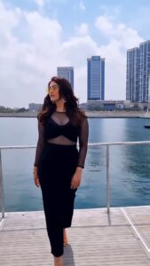 Surabhi Instagram - #Reelitfeelit #instareels 🖤😎 Captured by 📸 @sankpalsavita 💕