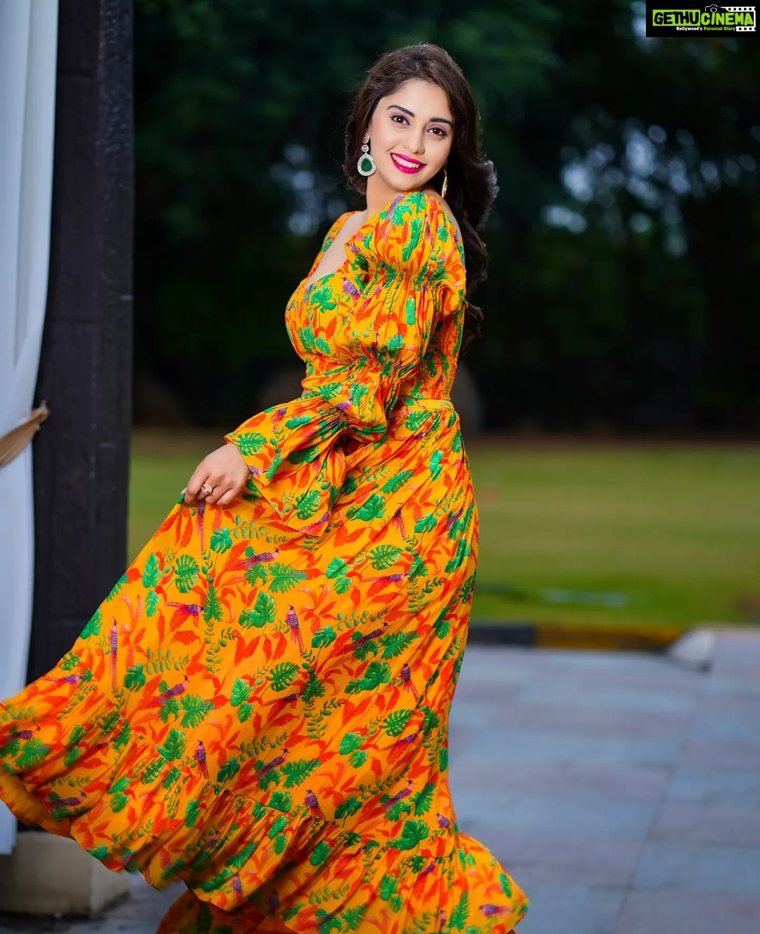 Surabhi Instagram - Lost In a tropical dream🌸🍀🍃🌼🍁 : : : Styled by @impriyankasahajananda 🫶✨️ Outfit @ewoke.studio ✨️ Makeup @glitteraisestudio ✨️ Jewlry @kushalsfashionjewellery ✨️ Captured by 📸 @verendar_photography ✨️