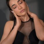 Surbhi Jyoti Instagram - Hola ... . . . . . . 📸 @deepak_das_photography HMU @thatgalwithmakeup