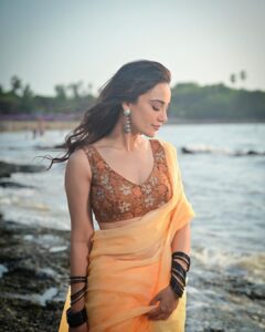 Surbhi Jyoti Instagram - 🌊🫠 . . . . . . . . 📸 @deepak_das_photography Saree @avhni_colors_with_a_twist HMU @tanyamakeoverofficial