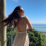 Surbhi Jyoti Instagram - What a view 🤩 . . . . . . . Shoulder bag @thegusto.in