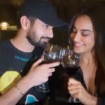Surbhi Jyoti Instagram - Teri thaggiyan ne mareya ❤️ @mauritius.tourism #MauritiusNow #FeelOurIslandEnergy #mauritiustourism #friendship #travel #love #instagram #reelsinstagram