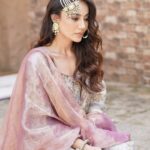 Surbhi Jyoti Instagram - 🌸🌸🌸 . . . . . . . Video - @deepikasdeepclicks Outfit by- @whitelilybynavneetsidhu Styled by- @__snehasharma___ Jewellery by- @rasa_jewels Hair @aartigupta5565 MUA @thatgalwithmakeup