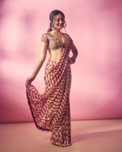 Surbhi Jyoti Instagram - Always a saree girl.... . . . . . Outfit @gazalguptacouture Clicked by @gohil_jeet Styled by @stylingbyvictor @sohail__mughal___ Accessories @the_jewel_gallery Assisted by @styleby_antara @janvijain123 Makeup @jyotiiadvani.artistry