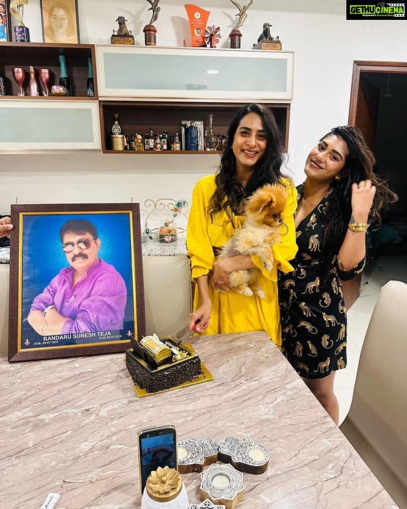 Sureka Instagram - My family #my strength tanq kanna @_supritha_9 for being with me ur the only person who i can share n ups n downs godbless u😍😍 missing ur dad like always let the people talk n enjoy but we will bounce back with more power🤗😜