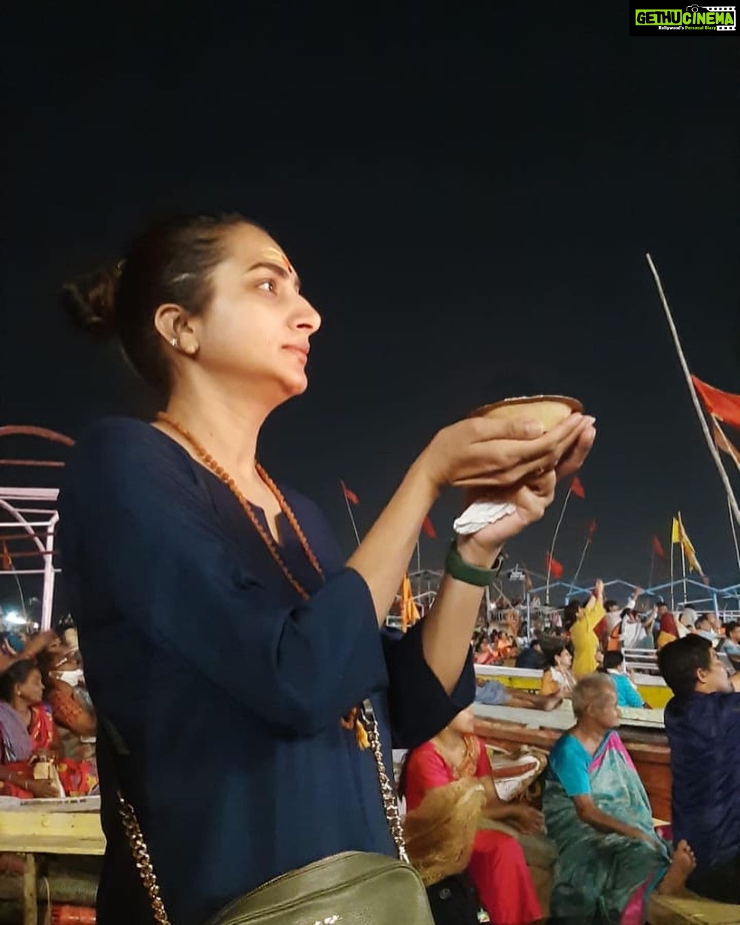Sureka Instagram - Hara hara Mahavev #varanasi #gangapushkaram