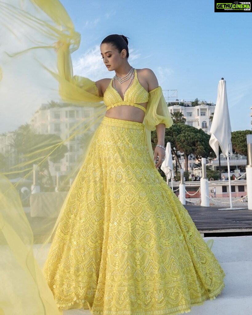 Surveen Chawla Instagram - When at Cannes shine brighter than the sun 💛 Thanks to my most amazing team for making my vision come to life. Makeup: @letsmakeupwithanna Hairstyle: @asma.hairstyle_ Outfit: @seemagujraldesign Jewellery: @hybajewels @karishma.joolry @raabtabyrahul @anaqajewels Styled by: @sukritigrover Styling Team: @vanigupta.23 @simrankumar19 Cannes styling assistant: @yuliamoatti_stylist Photographer: @faisal_miya__photuwale #Cannes #Cannes2023